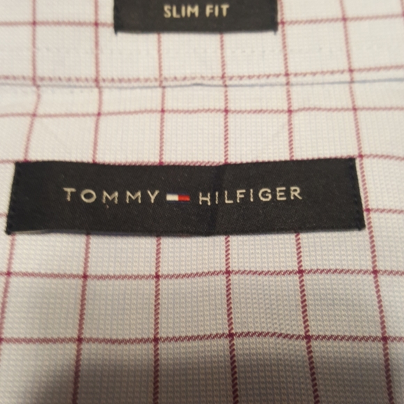 Tommy Hilfiger button down NWT - Picture 2 of 4